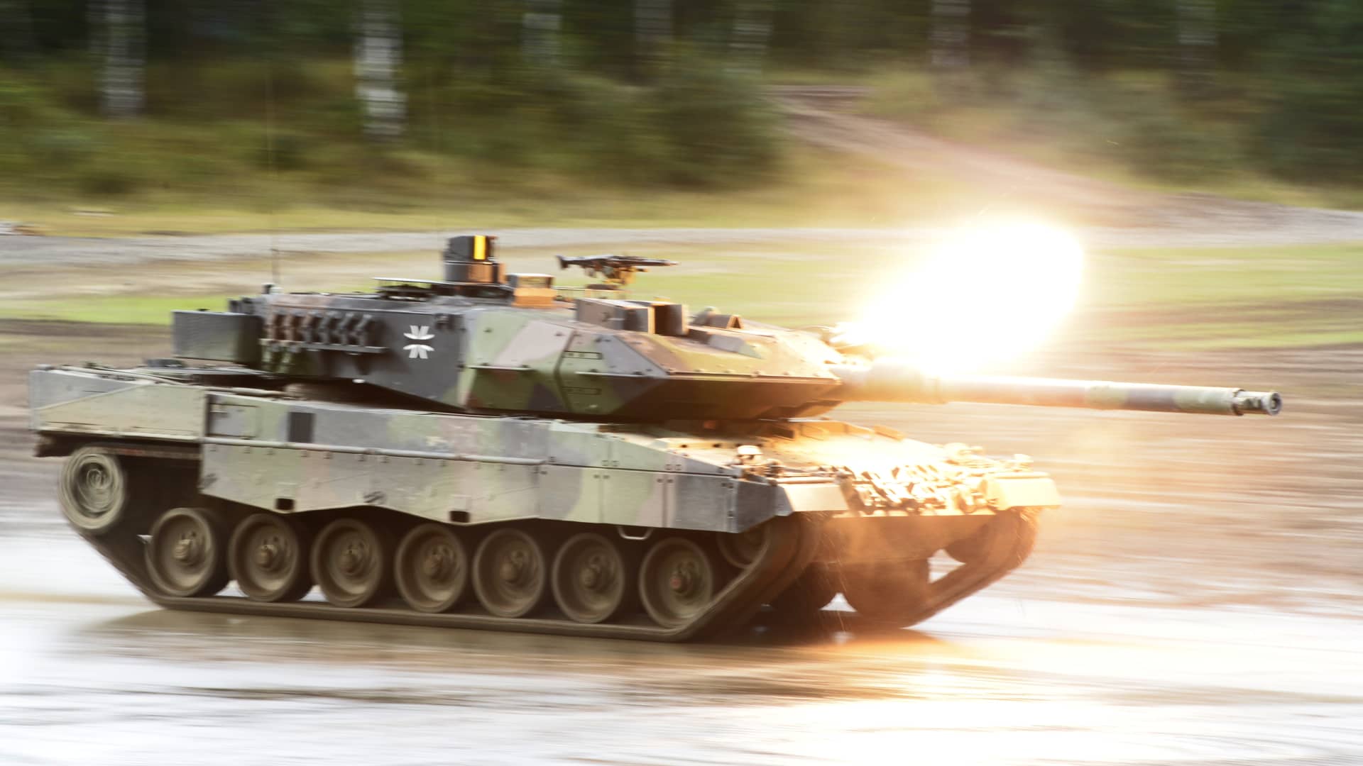 German and British tanks arrive in Ukraine; Russia fires supersonic missiles off Japan’s coast