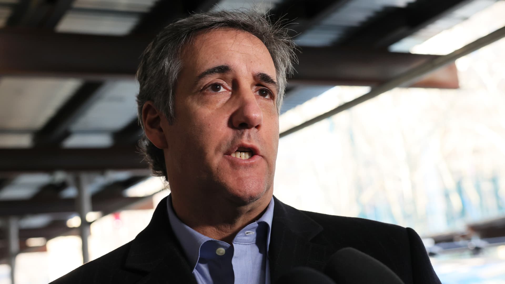 Former Trump lawyer Michael Cohen to testify to grand jury in Stormy Daniels payoff probe