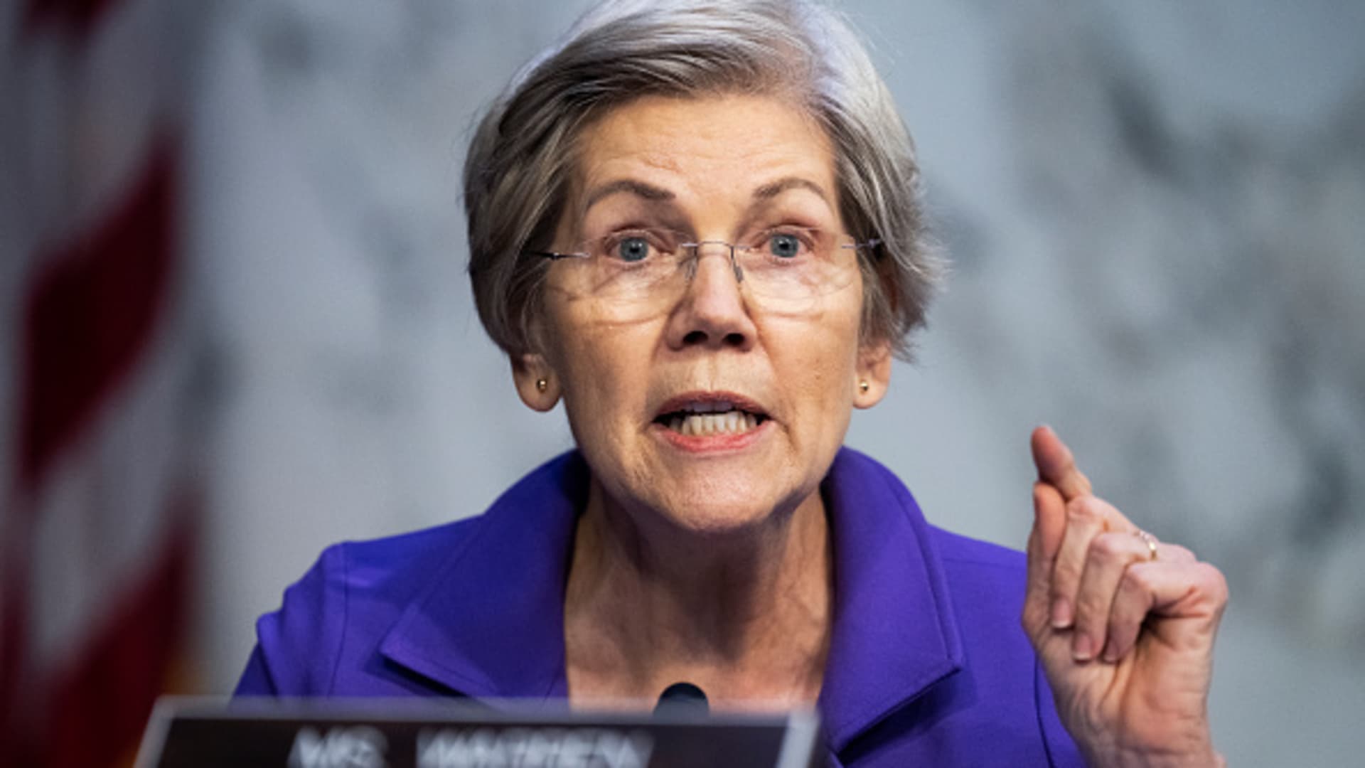 Sen. Warren urges Fed Chair Powell to recuse himself from review of Silicon Valley Bank collapse