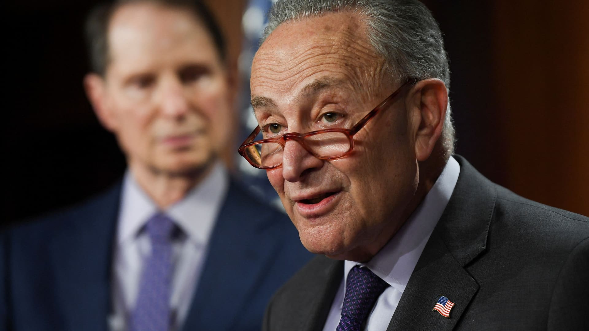 Chuck Schumer gives campaign donations from Silicon Valley Bank’s ex-CEO, PAC to charity