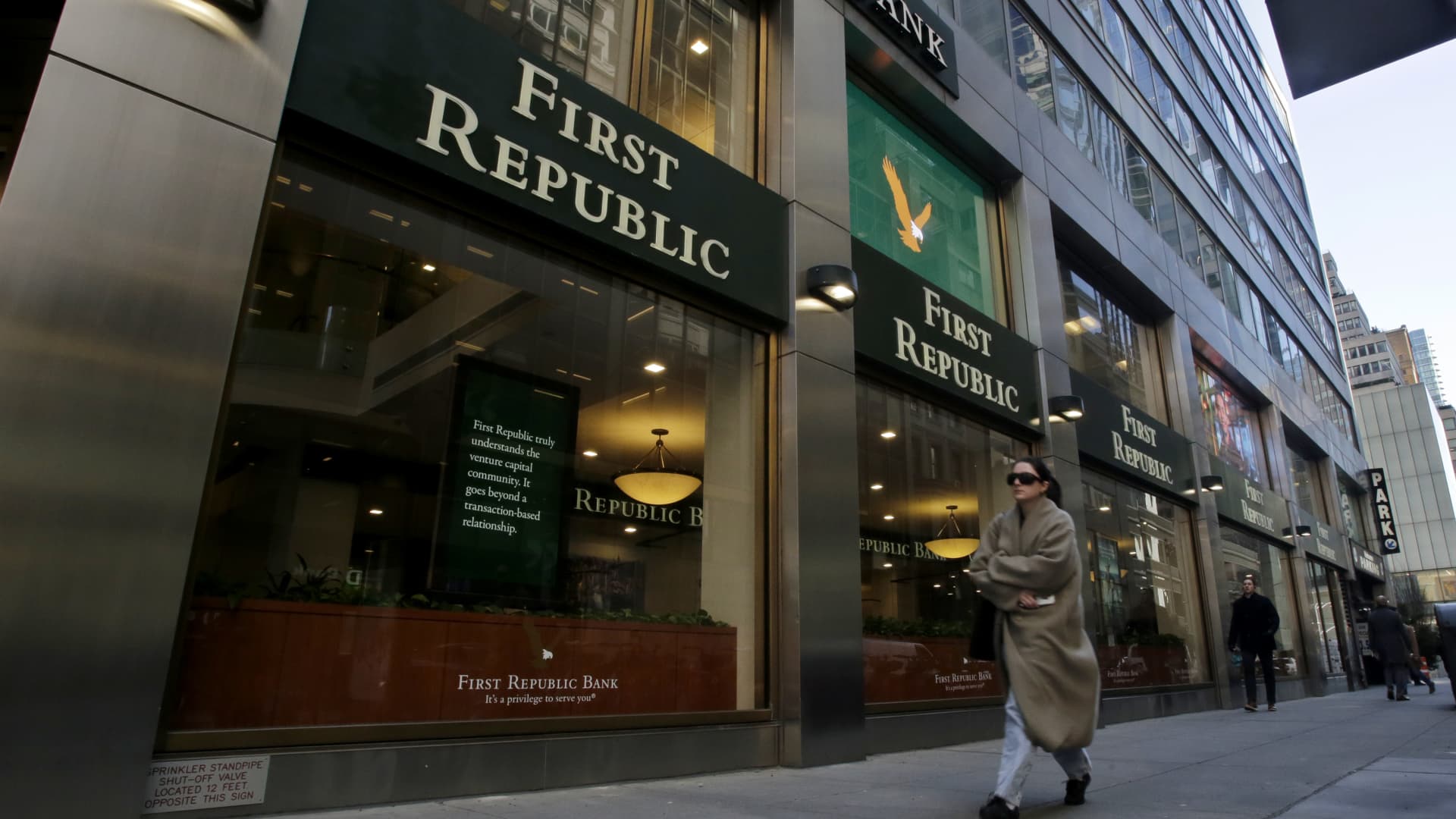 First Republic jumps nearly 30%, leads comeback rally in regional banks Tuesday