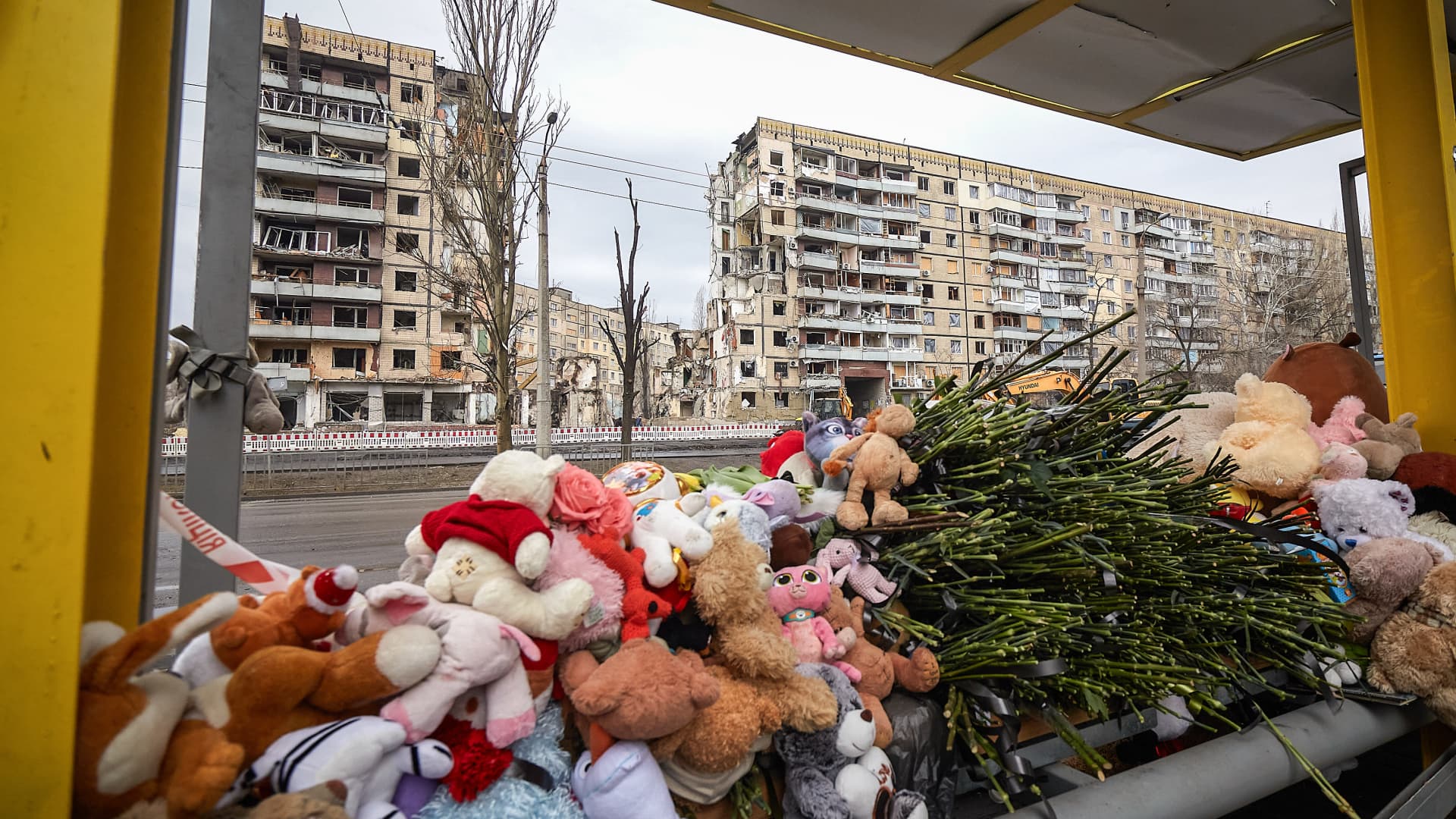 Kyiv says nearly 500 children have died in the conflict; Russia detains WSJ reporter