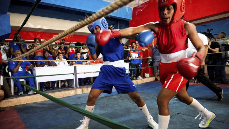 Cuban women boxers say they have had to endure sexist jabs. Now, they’re punching/fighting back
