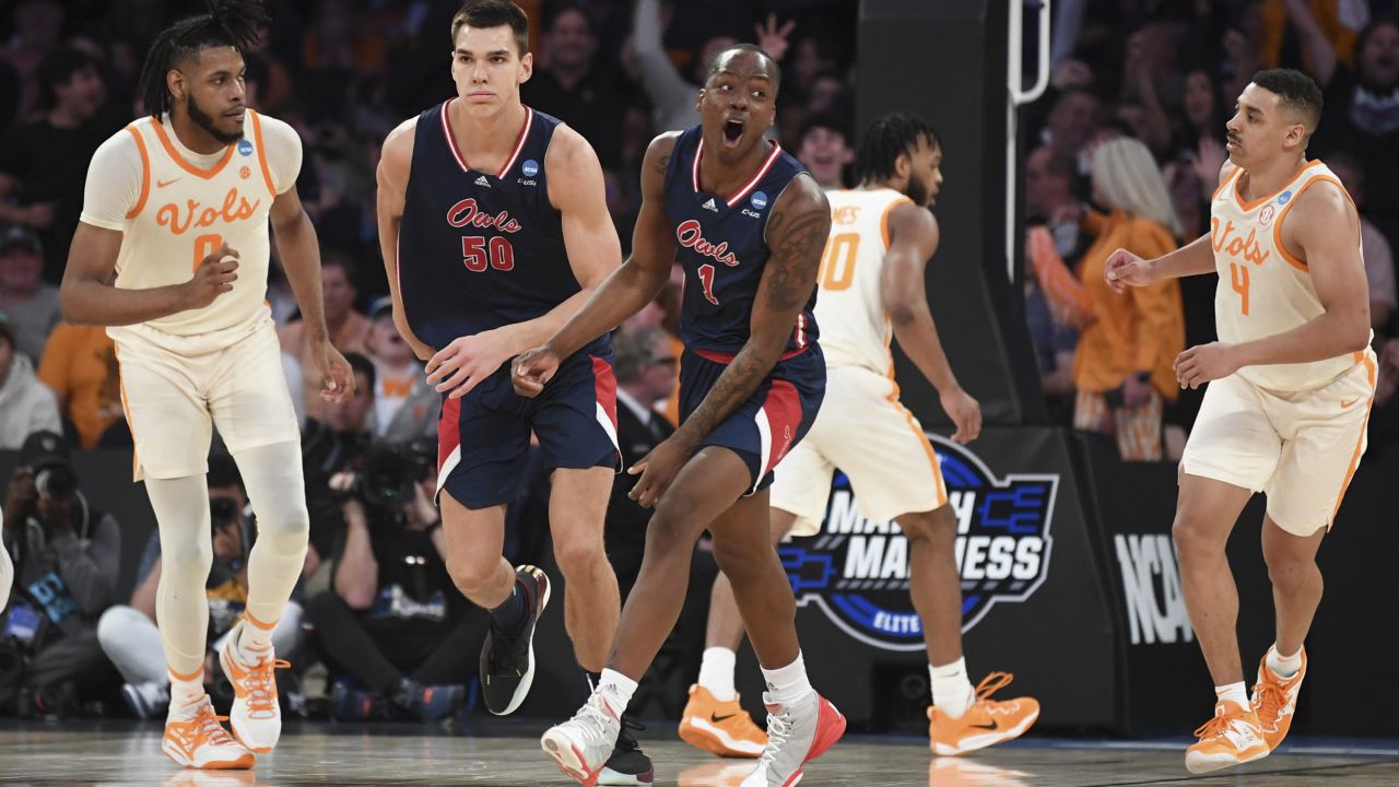 FAU guard Johnell Davis reacts during the game against  Tennessee.