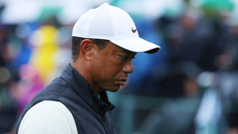 Tiger Woods suffers torrid start to Masters third round