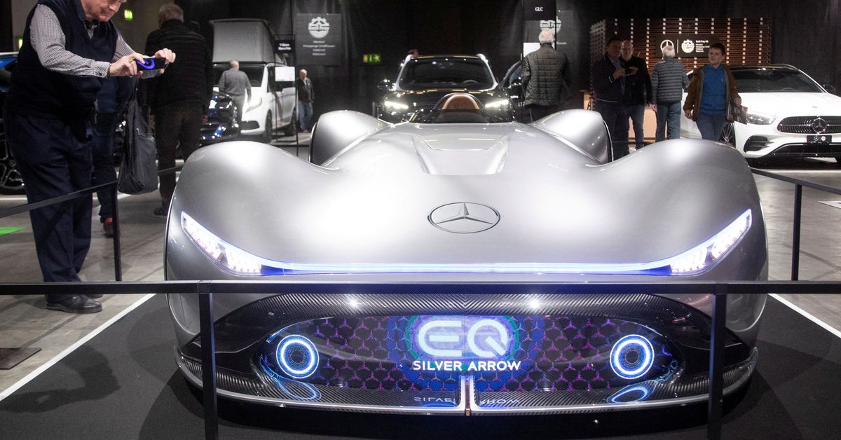 Mercedes set to invest billions in e-vehicles plants