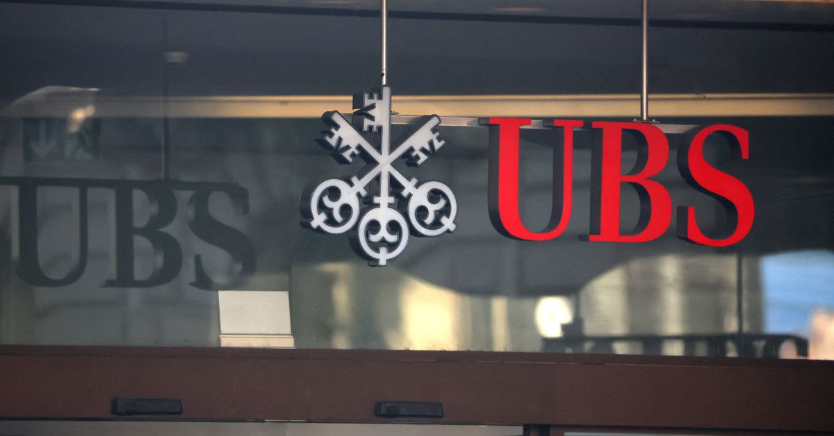 UBS offers to buy Credit Suisse for up to $1 billion, Financial Times reports