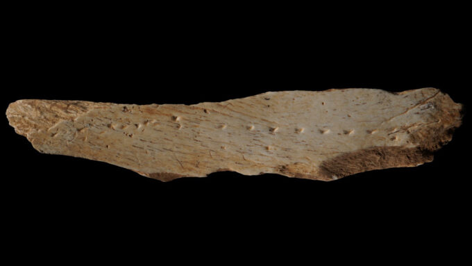 A prehistoric method for tailoring clothes may be written in bone