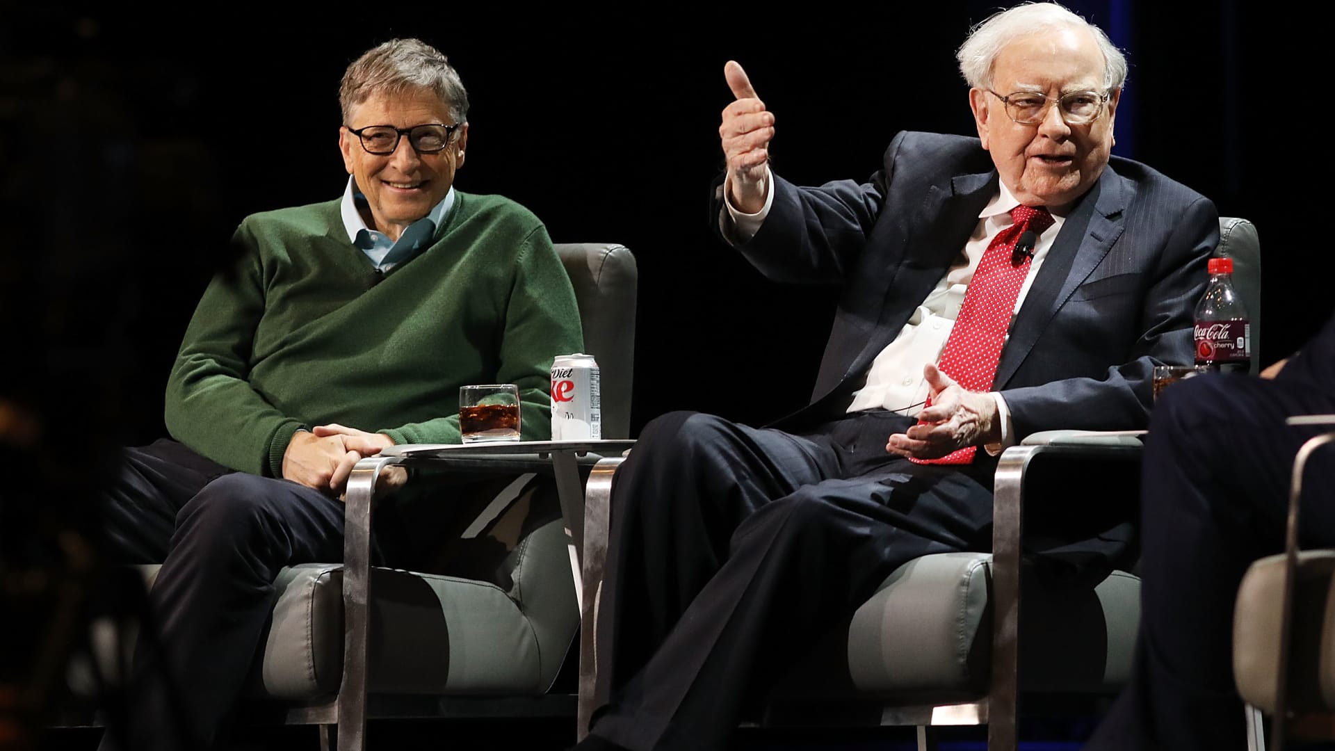 Warren Buffett says he doesn’t understand A.I. but he asked ChatGPT to write a song in Spanish