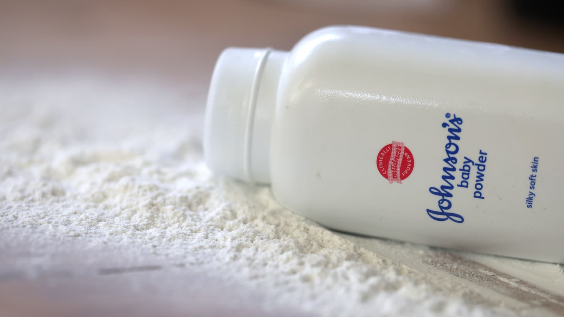 U.S. bankruptcy judge halts 40,000 Johnson & Johnson talc and cancer lawsuits