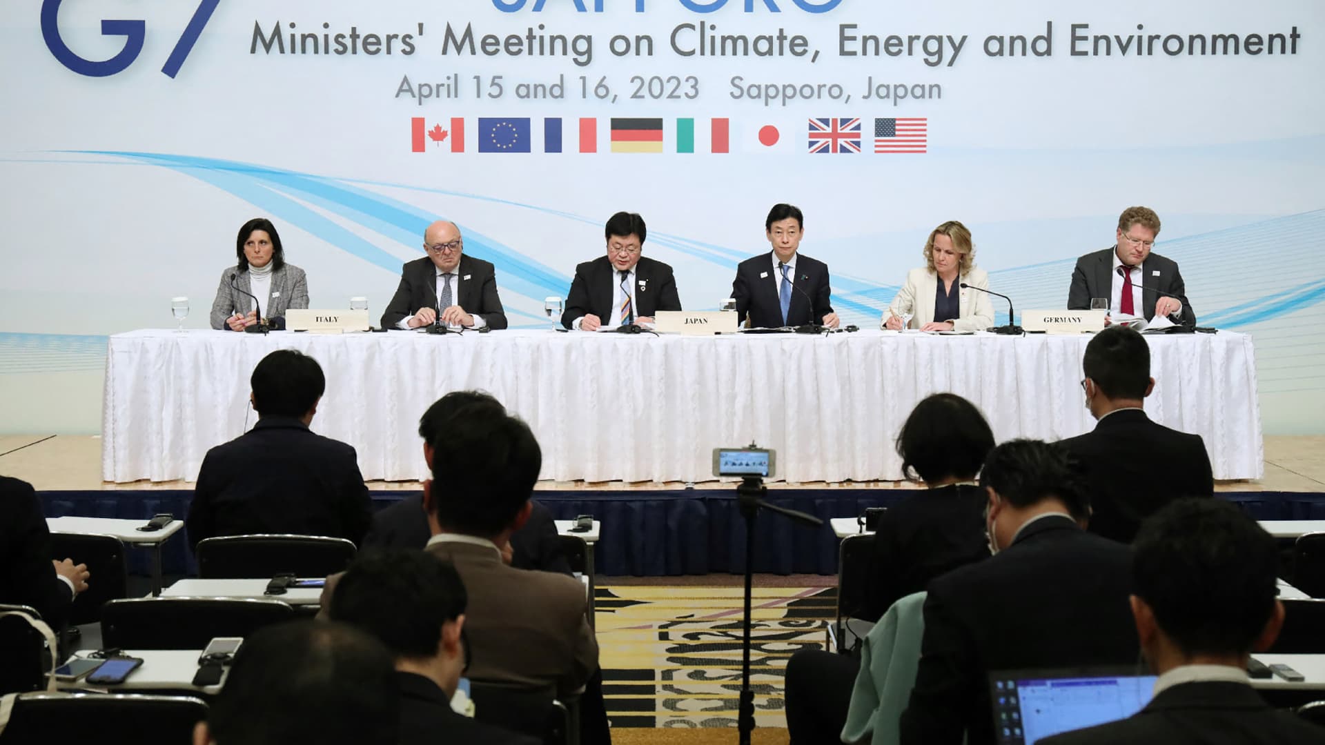 G-7 vows to step up moves to renewable energy, zero carbon