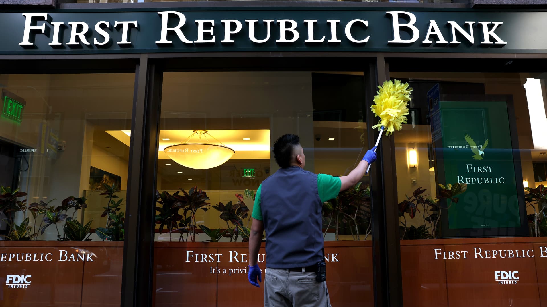 JPMorgan Chase takes over First Republic after biggest U.S. bank failure since 2008