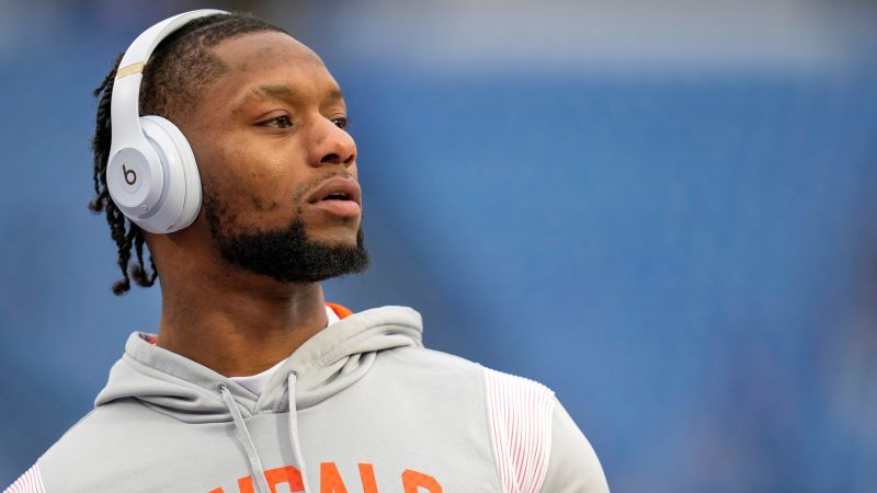 Bengals running back Joe Mixon pleads not guilty to misdemeanor aggravated menacing