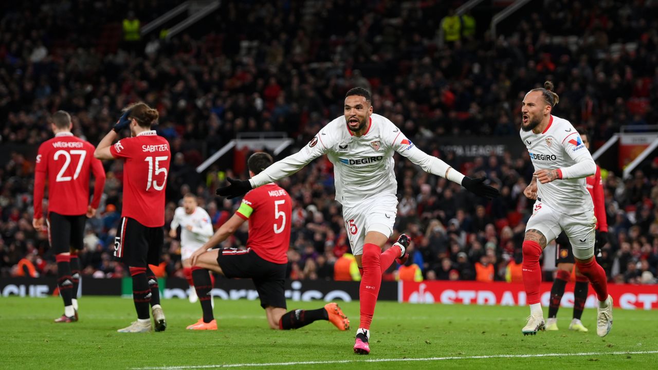 Yousseff En-Nesyri celebrates after his deflected header gave Sevilla the equalizer.