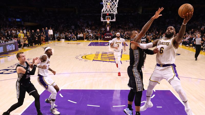 LeBron James leads the Los Angeles Lakers to a 111-101 win and 2-1 series lead against the Memphis Grizzlies