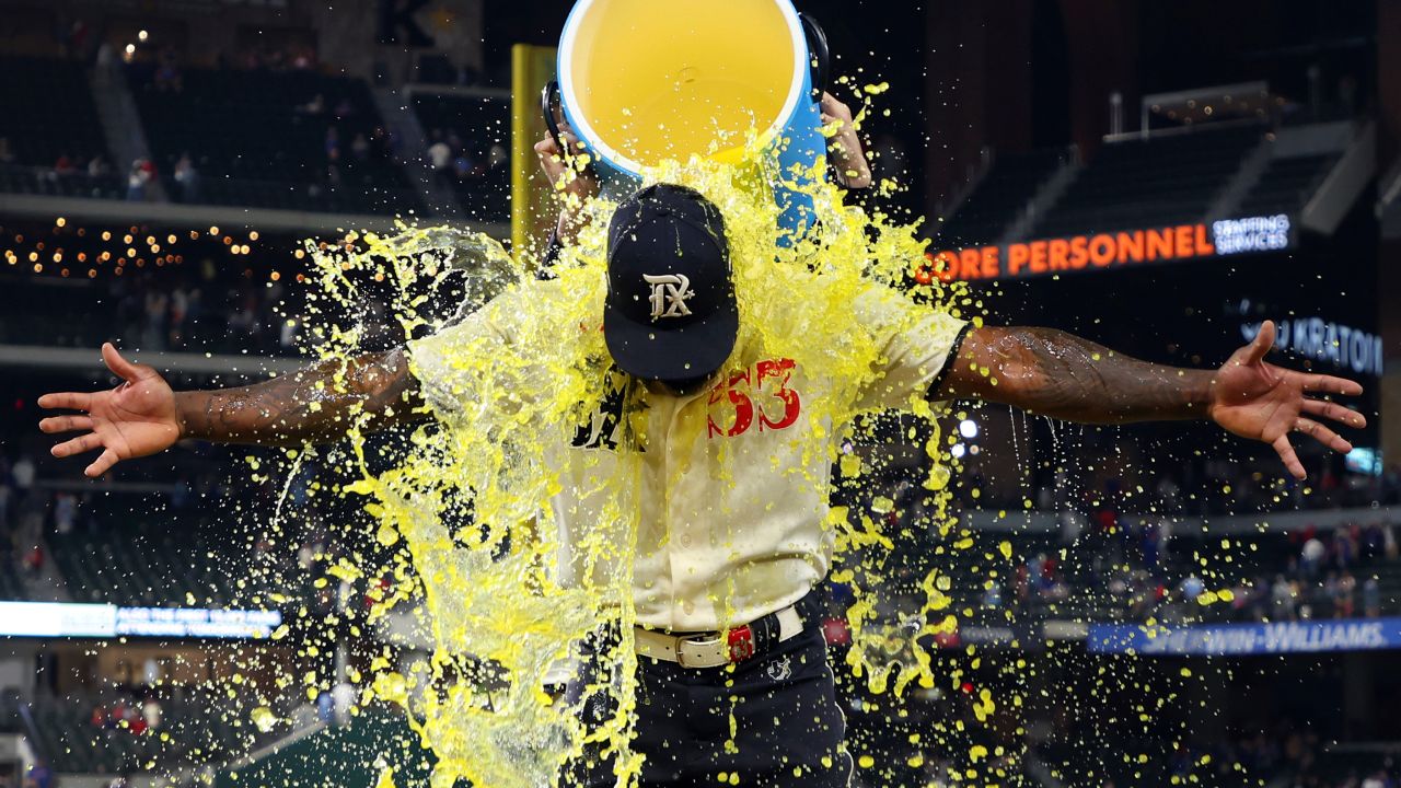 García starred in the Rangers' dominant win over the Athletics.