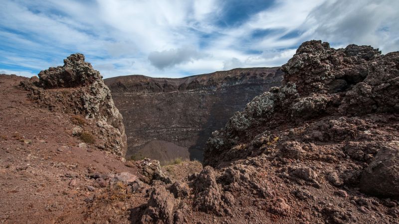 Mount Vesuvius park closes access to volcano after some Napoli fans plan to fake an eruption for title celebrations