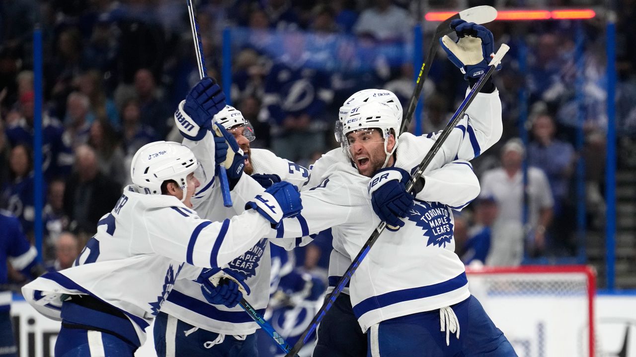 John Tavares (91) celebrates scoring the game-winning goal.