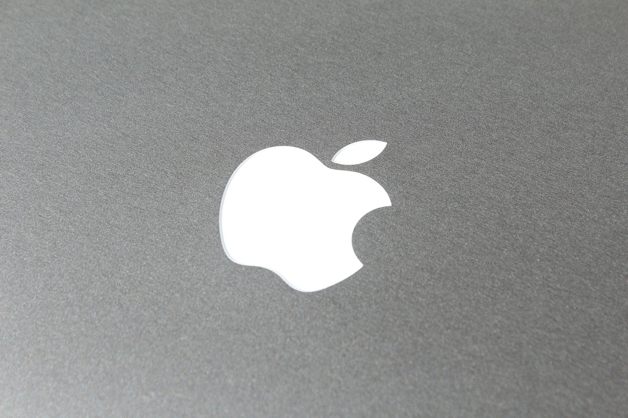 Apple Will Remove The Bitcoin Whitepaper From Macbooks in The Next Update – Here’s Why