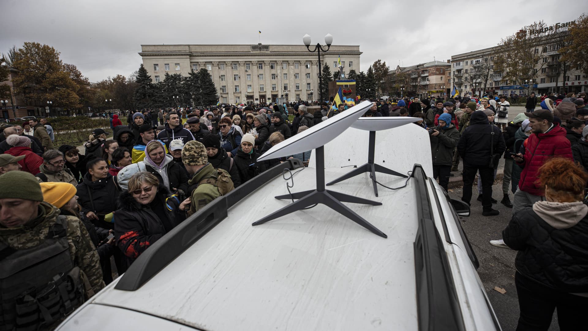 Pentagon awards SpaceX with Ukraine contract for Starlink satellite internet