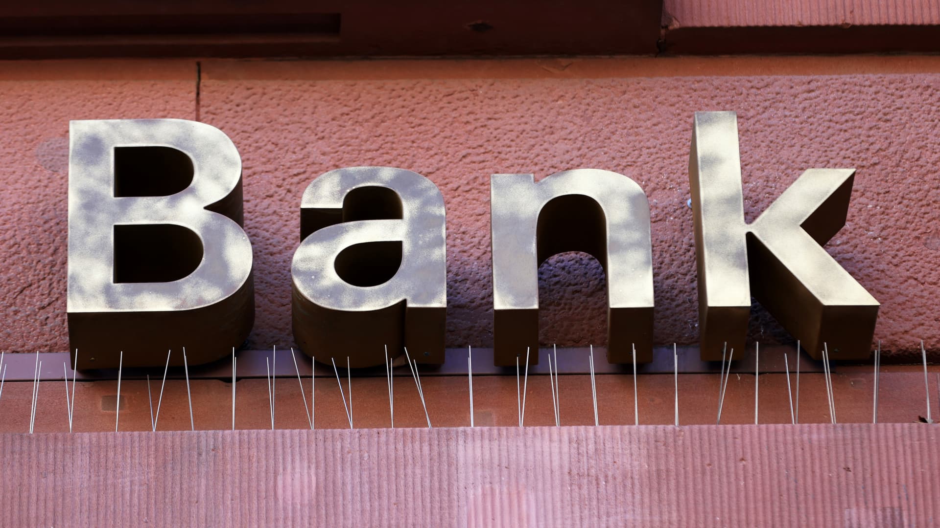 Americans haven’t been this worried about their bank deposits since the 2008 financial crisis