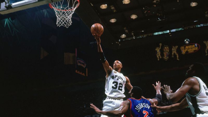 Sean Elliott: What life is like for ‘Memorial Day Miracle’ NBA star after kidney transplant