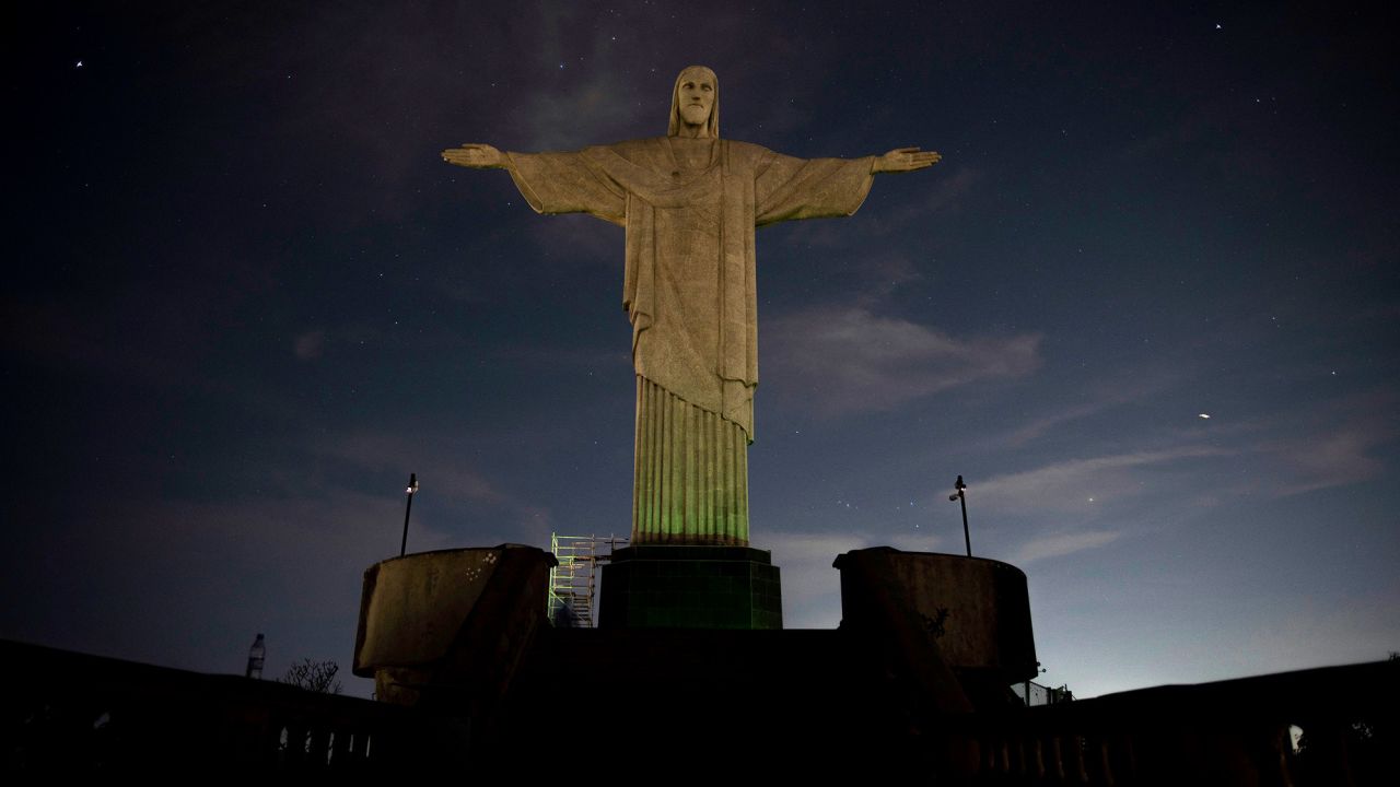 The Christ the Redeemer statue in Rio de Janeiro had its lights turned off to show solidarity with Vinícius.