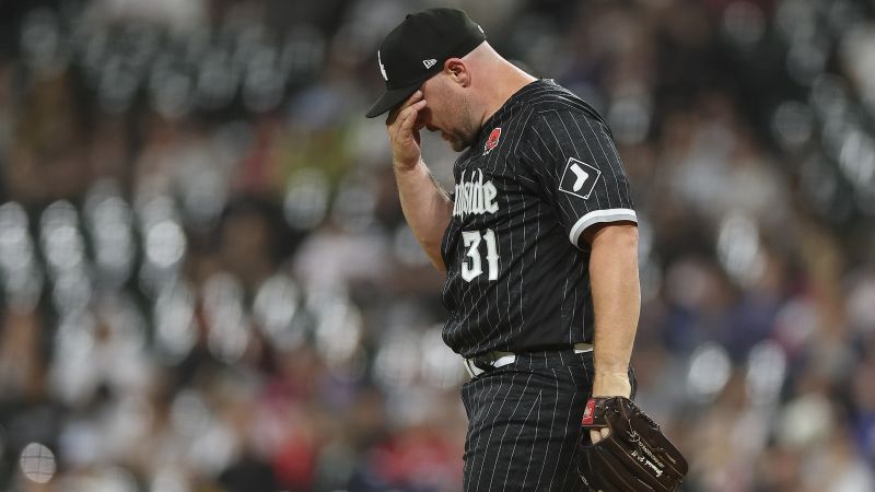 Liam Hendriks returns to the mound after cancer battle