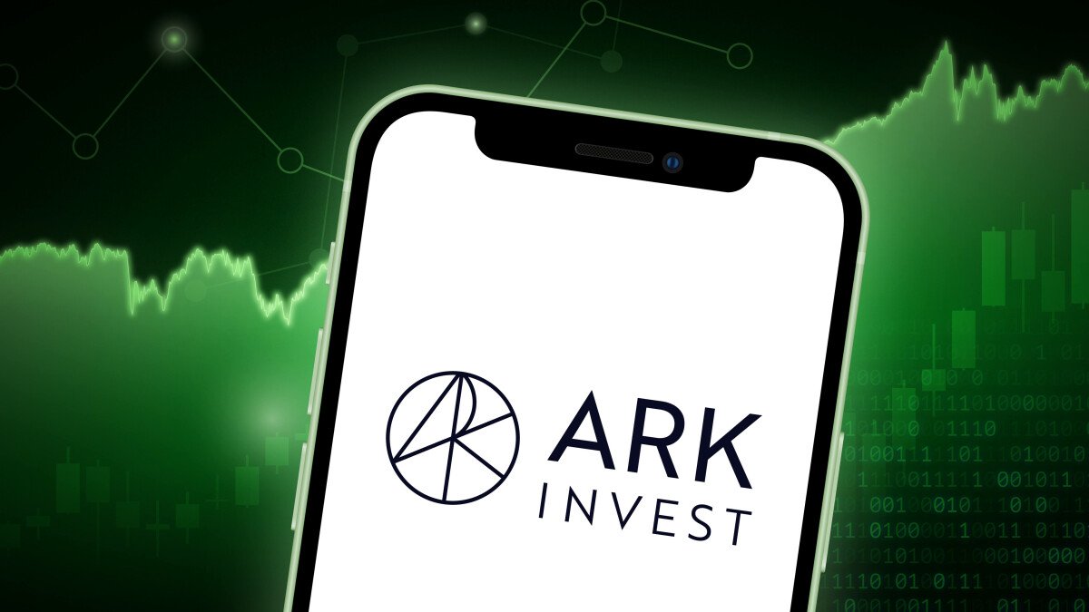 Today in Crypto: Cathie Wood’s ARK Says It’s ‘First in Line’ to Get Spot-BTC ETF Approval, EVM Sidechain for XRP Ledger Available on Devnet v2, Robinhood to Lay Off 7% of Full-time Employees