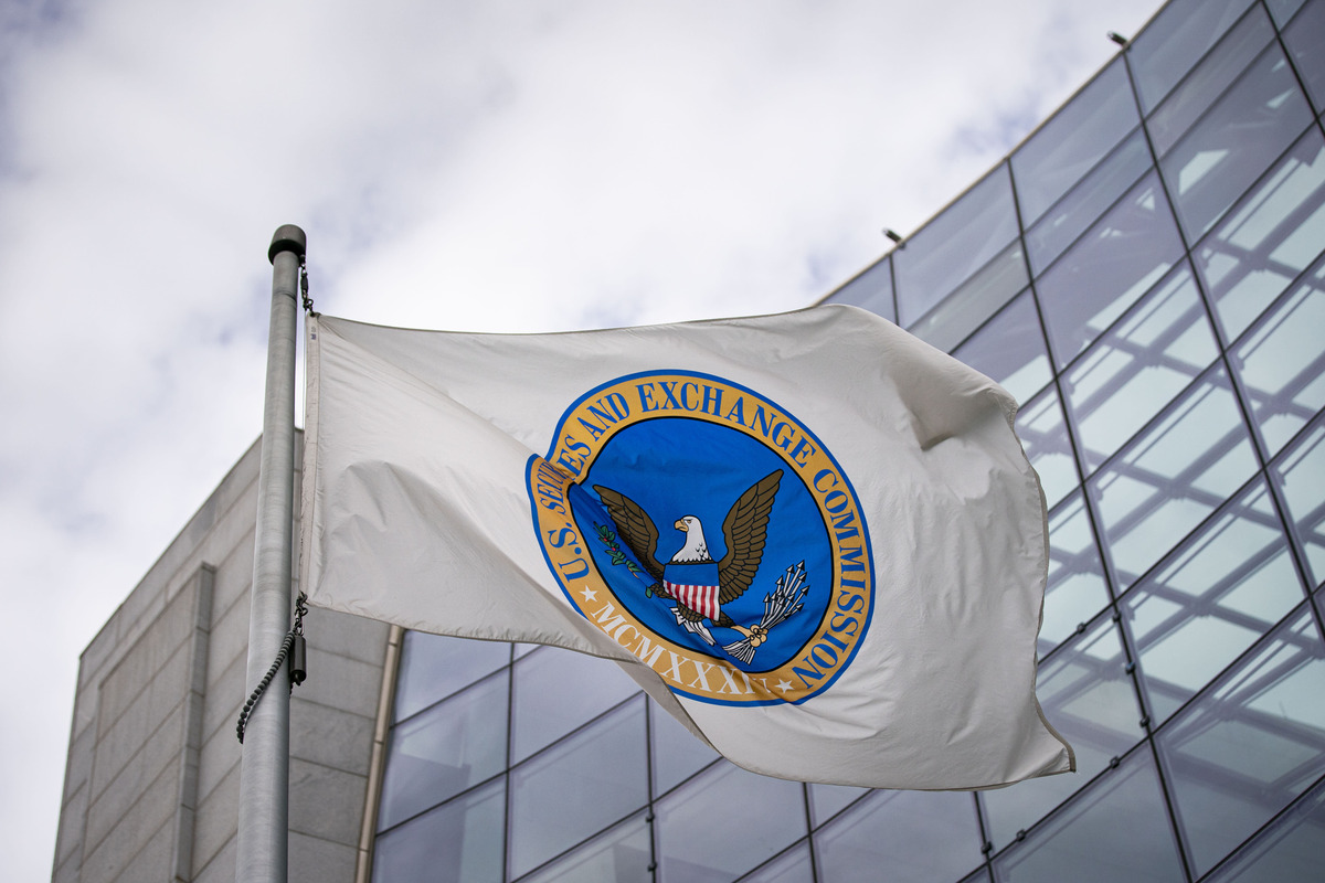 Bitcoin Price Takes Hit As SEC Reportedly Brands ETF Filings ‘Inadequate’