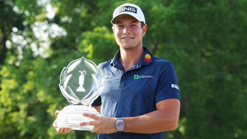 Viktor Hovland caddies for former university roommate at US Open qualifying, less than 24 hours after PGA Tour victory