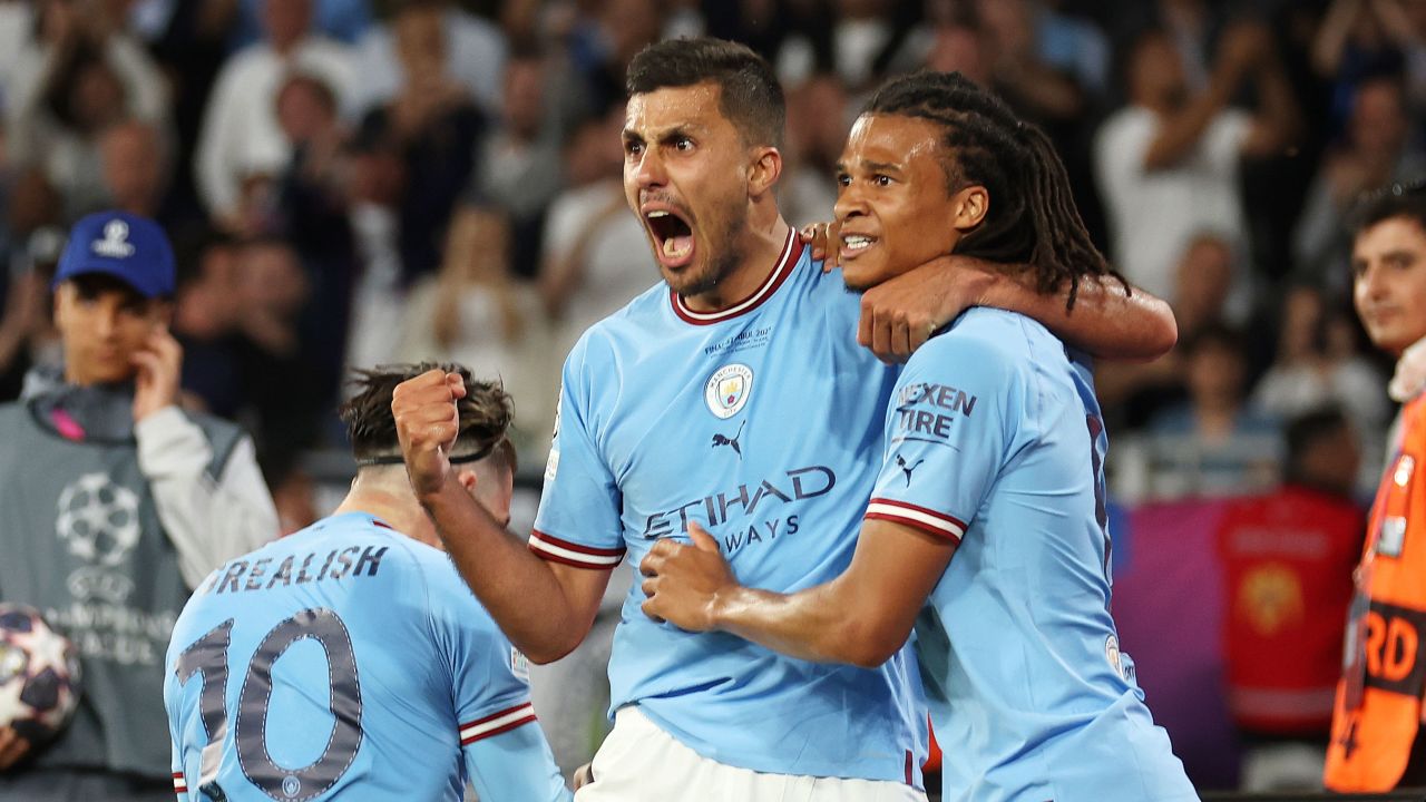 ISTANBUL, TURKEY - JUNE 10: Rodri of Manchester City celebrates after scoring the team's first goal during the UEFA Champions League 2022/23 final match between FC Internazionale and Manchester City FC at Atatuerk Olympic Stadium on June 10, 2023 in Istanbul, Turkey. (Photo by Catherine Ivill/Getty Images)