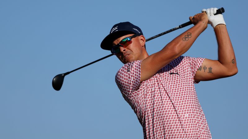 Rickie Fowler’s agonizing finish sees Wyndham Clark take share of US Open lead into final round