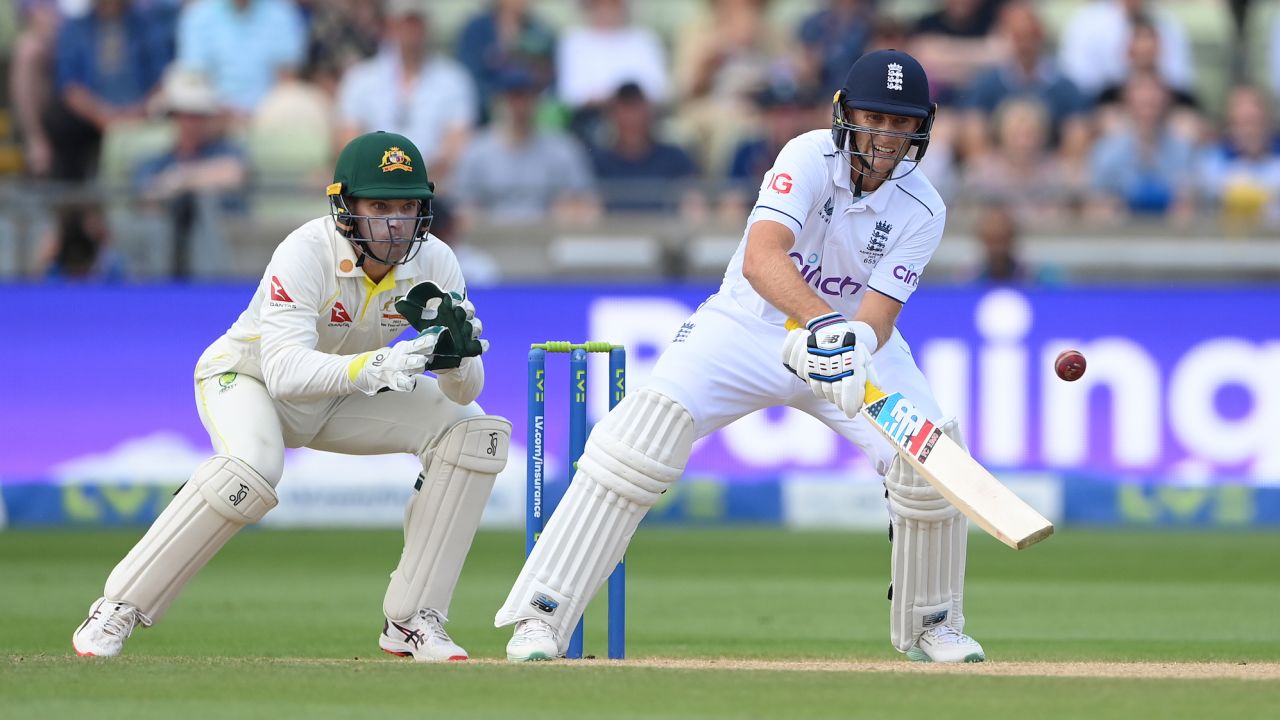 BIRMINGHAM, ENGLAND - JUNE 19: England batsman Joe Root reverse ramps a ball for 6 runs watched by Australia wicketkeeper Alex Carey during day four of the  LV= Insurance Ashes 1st Test Match between England and Australia at Edgbaston on June 19, 2023 in Birmingham, England. (Photo by Stu Forster/Getty Images)