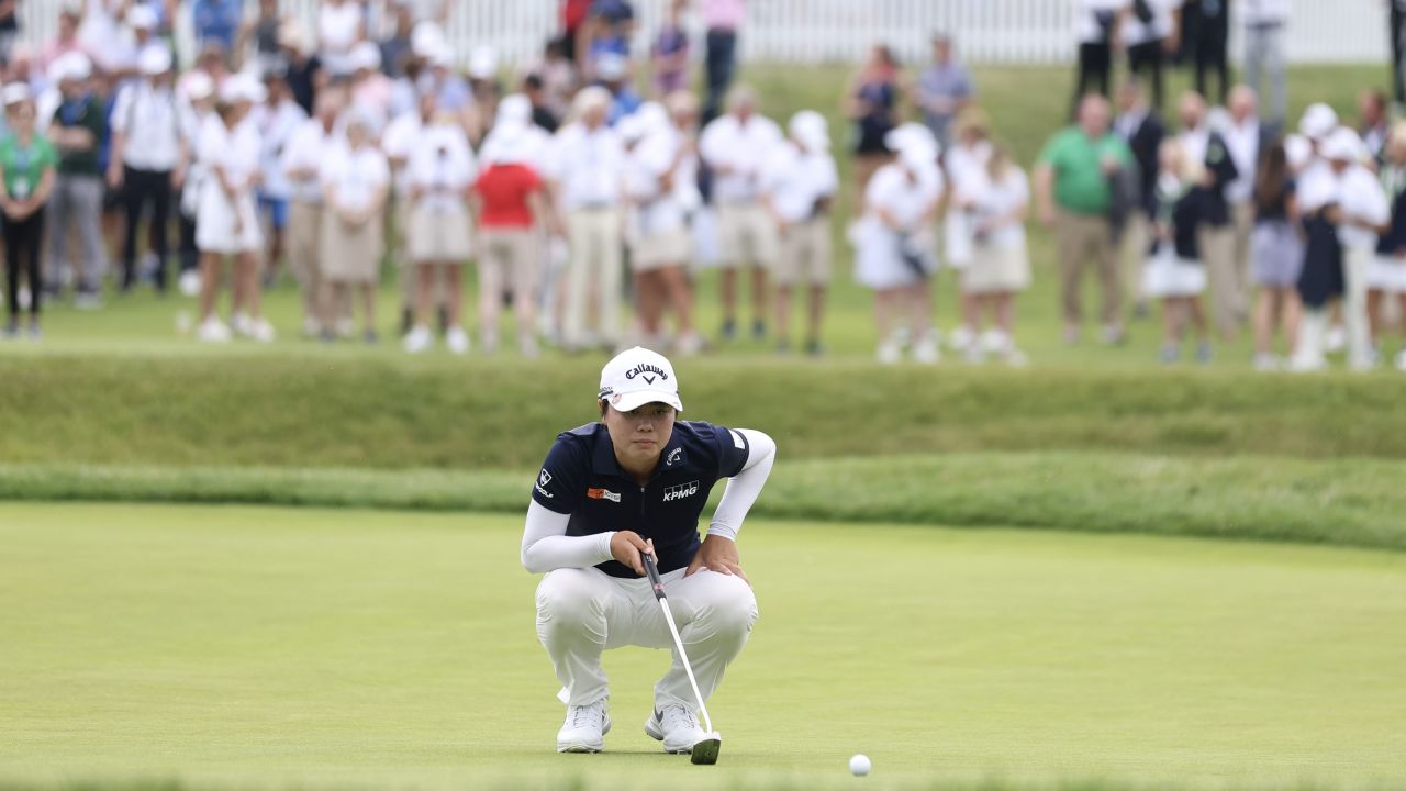 SPRINGFIELD, NEW JERSEY - JUNE 25: Yuka Saso of Japan lines up a putt on the 18th green during the final round of the KPMG Women's PGA Championship at Baltusrol Golf Club on June 25, 2023 in Springfield, New Jersey. (Photo by Christian Petersen/Getty Images)