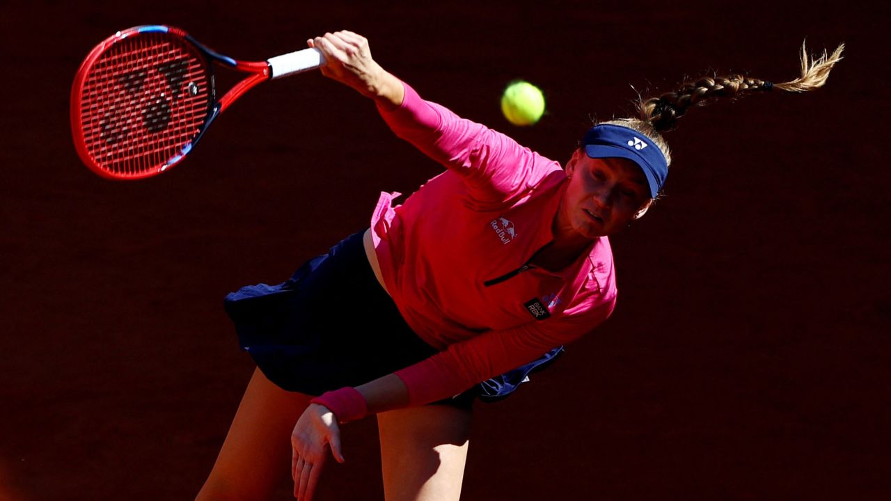 Tennis - French Open - Roland Garros, Paris, France - June 1, 2023
Kazakhstan's Elena Rybakina in action during her second round match against Czech Republic's Linda Noskova.