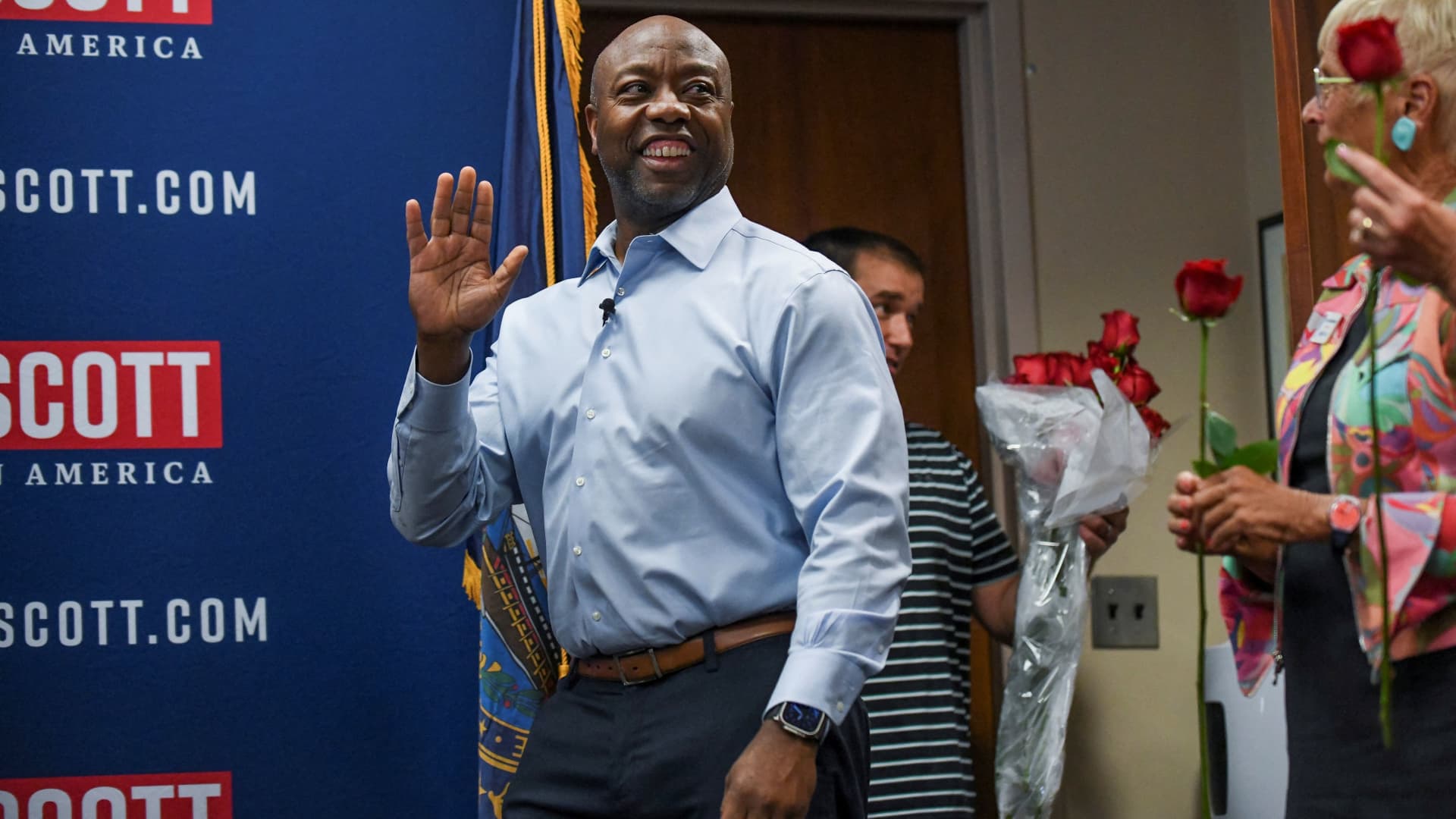 Tim Scott sees big money donor interest while Ron DeSantis hunts for cash