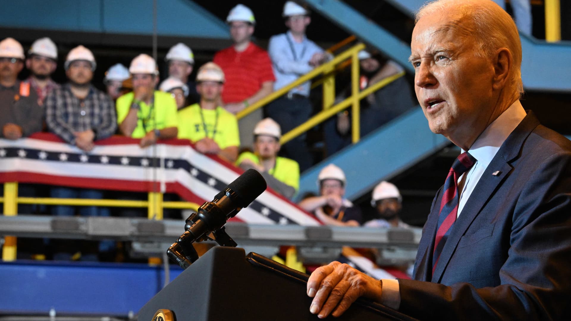 The White House plan to sell Bidenomics: Hit the road, ignore the polls