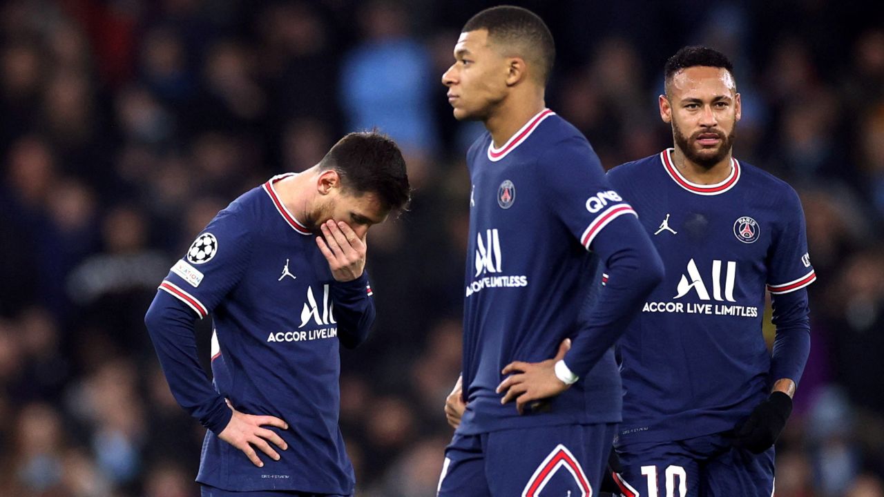 FILE PHOTO: Soccer Football - Champions League - Group A - Manchester City v Paris St Germain - Etihad Stadium, Manchester, Britain - November 24, 2021 Paris St Germain's Lionel Messi, Kylian Mbappe and Neymar looks dejected after Manchester City's Raheem Sterling scored their first goal Action images via Reuters/Carl Recine/File Photo