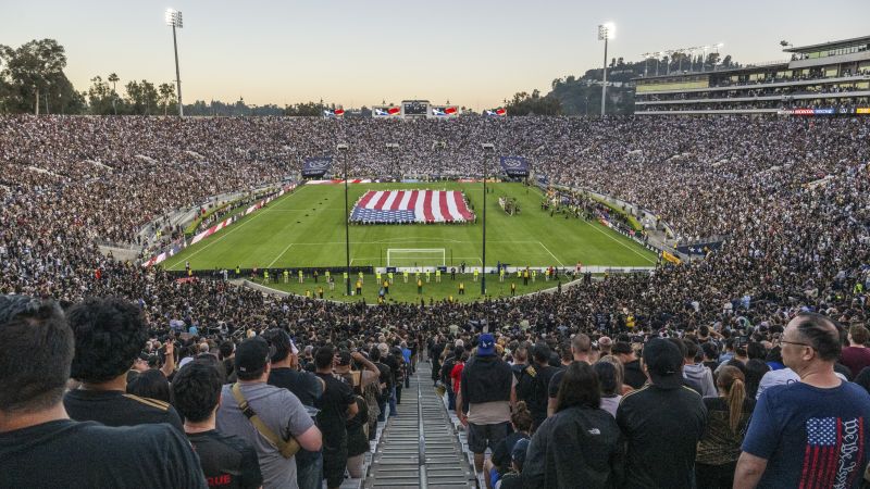 ‘El Tráfico’ soccer match between LA Galaxy and LAFC smashes MLS attendance record