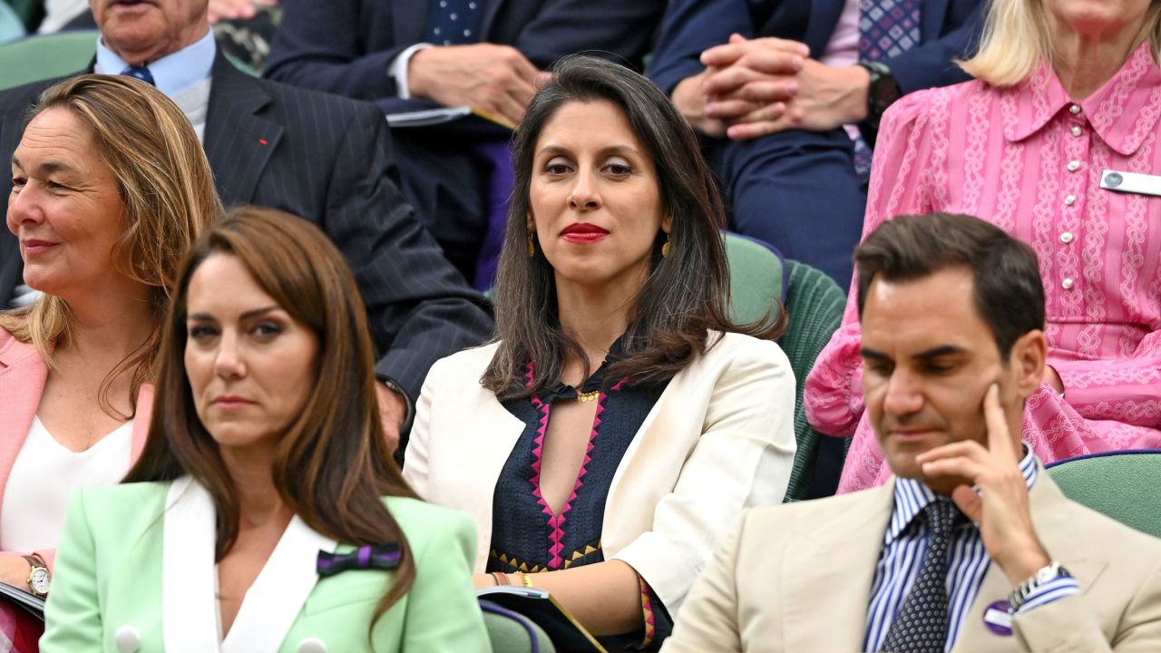 LONDON, ENGLAND - JULY 04: (L-R) François Jauffret, Catherine, Princess of Wales, Nazanin Zaghari-Ratcliffe and Roger Federer court side on day two of the Wimbledon Tennis Championships at the All England Lawn Tennis and Croquet Club on July 04, 2023 in London, England.