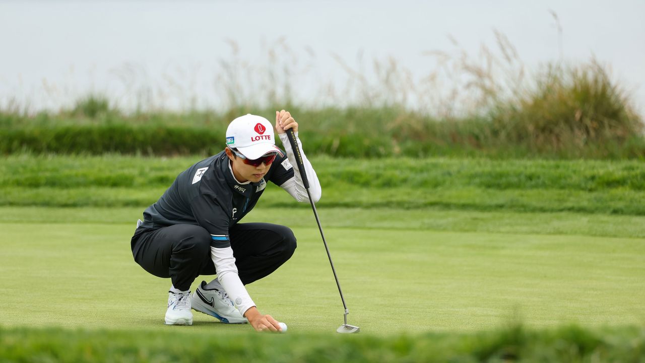 PEBBLE BEACH, CALIFORNIA - JULY 06: Hyo Joo Kim of South Korea prepares to putt on the fourth green during the first round of the 78th U.S. Women's Open at Pebble Beach Golf Links on July 06, 2023 in Pebble Beach, California. (Photo by Ezra Shaw/Getty Images)