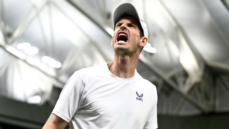 Andy Murray shows trademark grit as Wimbledon match against Stefanos Tsitsipas ends on cliffhanger