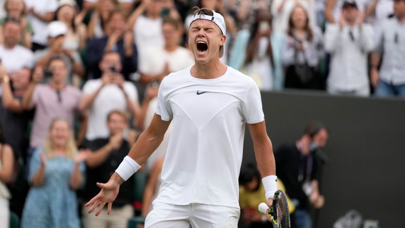 Underarm serve backfires as Spain’s Alejandro Davidovich Fokina loses thrilling five-set match to Holger Rune