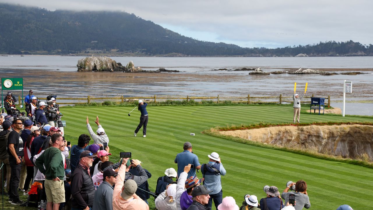 PEBBLE BEACH, CALIFORNIA - JULY 09: Allisen Corpuz of the United States plays her shot from the 18th tee as a gallery of fans look on during the final round of the 78th U.S. Women's Open at Pebble Beach Golf Links on July 09, 2023 in Pebble Beach, California. (Photo by Harry How/Getty Images)