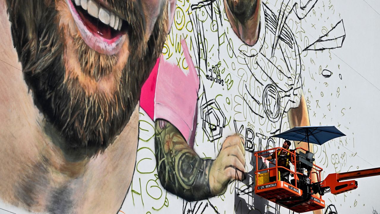 Argentine artist Maximiliano Bagnasco paints a giant mural of international soccer star Lionel Messi in Wynwood, Miami's art district, in Miami, Florida on July 10, 2023. (Photo by CHANDAN KHANNA / AFP) / RESTRICTED TO EDITORIAL USE - MANDATORY MENTION OF THE ARTIST UPON PUBLICATION - TO ILLUSTRATE THE EVENT AS SPECIFIED IN THE CAPTION (Photo by CHANDAN KHANNA/AFP via Getty Images)