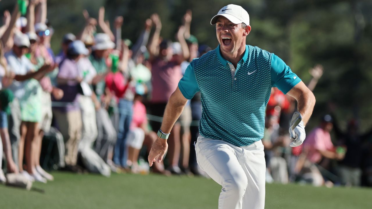 AUGUSTA, GEORGIA - APRIL 10: Rory McIlroy of Northern Ireland reacts after chipping in for birdie from the bunker on the 18th green during the final round of the Masters at Augusta National Golf Club on April 10, 2022 in Augusta, Georgia. (Photo by Gregory Shamus/Getty Images)