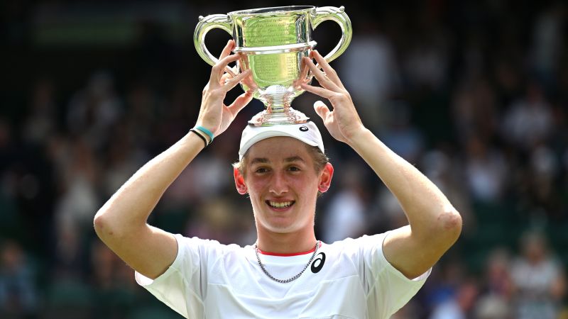 Henry Searle ends Britain’s 61-year wait for a Wimbledon boys’ singles champion