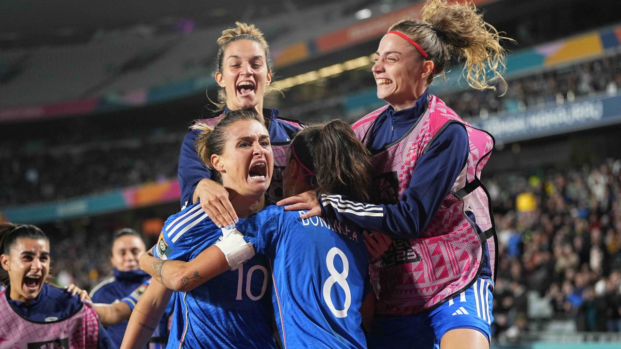 Cristiana Girelli celebrates the winner against Argentina at Eden Park on July 24.