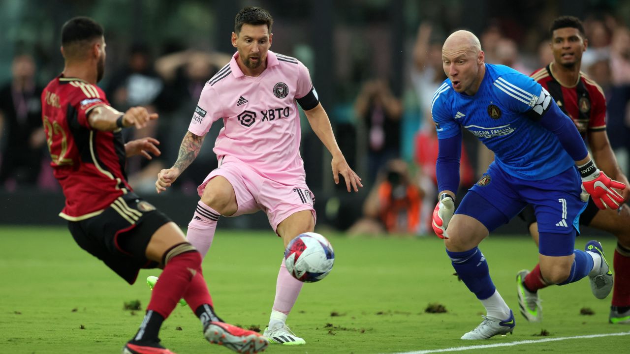 Lionel Messi scores his second goal for Inter Miami against Atlanta United.